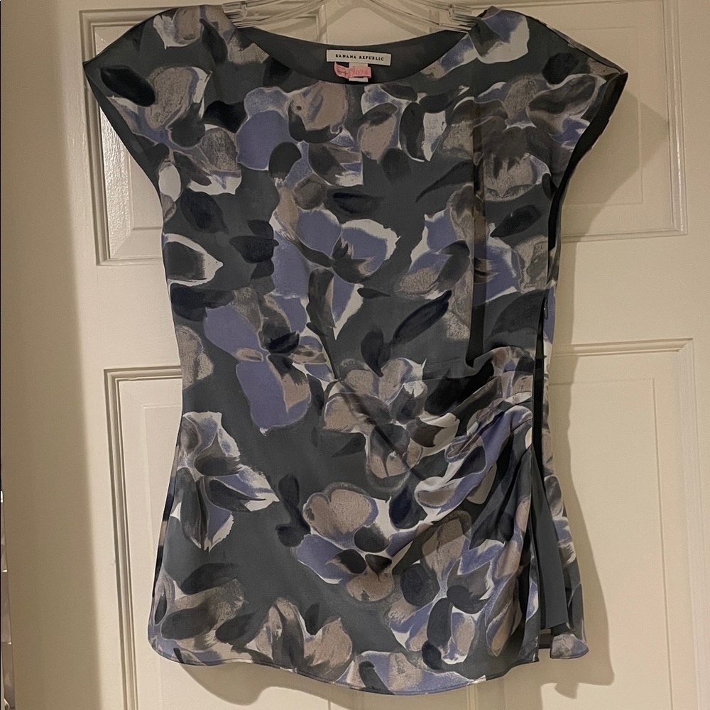 Banana Republic Blue and Gray Floral Blouse